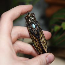 Load image into Gallery viewer, Green Eye Cicada Pendant with Labradorite
